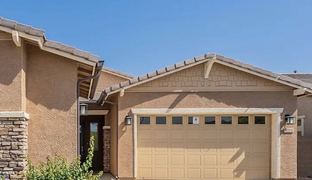 Luxurious Newer Modern Home 1.5 miles from State Farm Stadium/Westgate district. in Phoenix