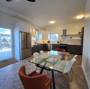 Luxurious waterfront retreat in Capreol