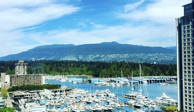 Luxury Coal Harbour 2 bed 2 bath w/Stunning Views in Vancouver