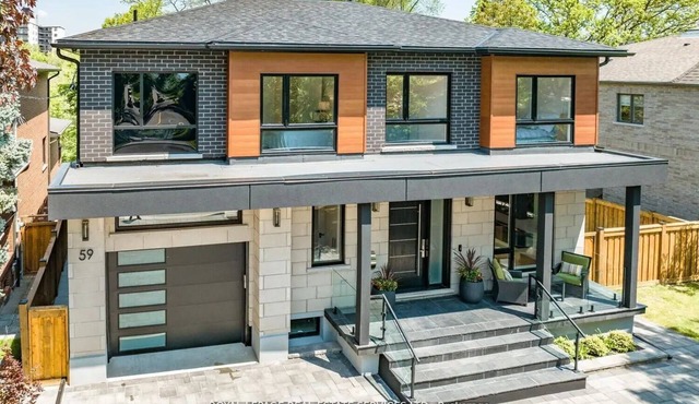 Luxury Executive Home close to Golf Course in Toronto