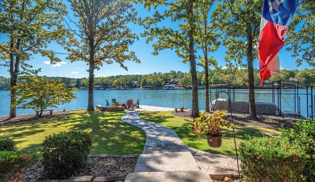 Luxury Lakefront Retreat in Hot Springs Village