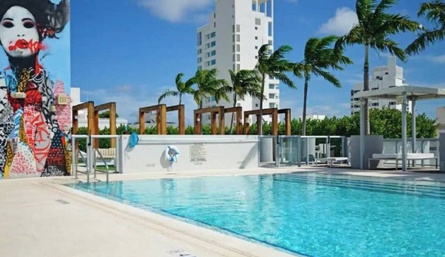 Luxury Miami Beach Apartment with Rooftop Pool