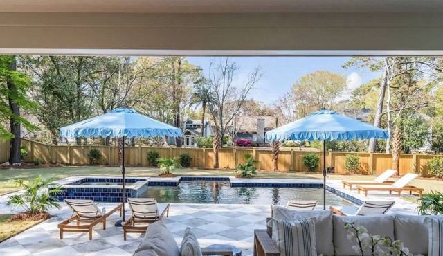Luxury Rental, Pool & Hot Tub, The Pelzer House