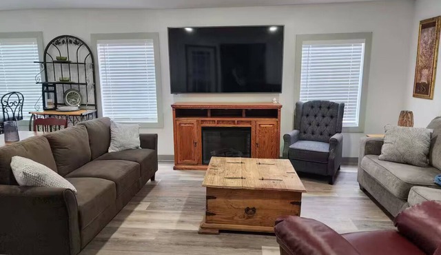 Madea's Place Unit B in Many