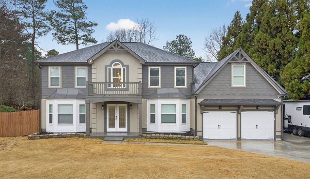 Mall of GA, Cozy 5 Bedrooms Gateway, Sleep 12 + Game Room and Wi-Fi