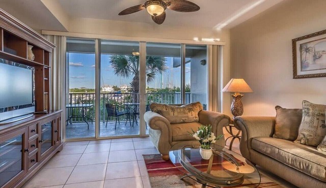 Marina View! 2 bdrm Beach Resort- Sleeps 6! Walk to the beach, restaurants and resort amenities! in Ruskin