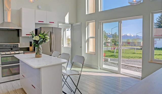 Modern Accommodations with Luxurious View in Seward