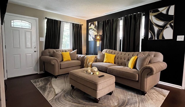 Modern Hill Top 3BR Walkable to UALR
