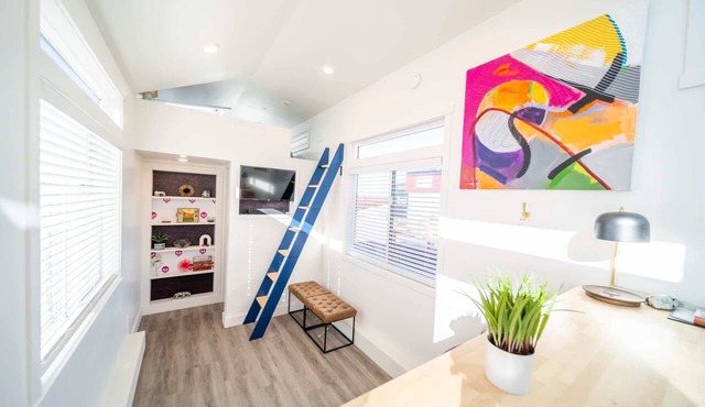 Modern tiny home near Zion | Private Deck | Views in Apple Valley