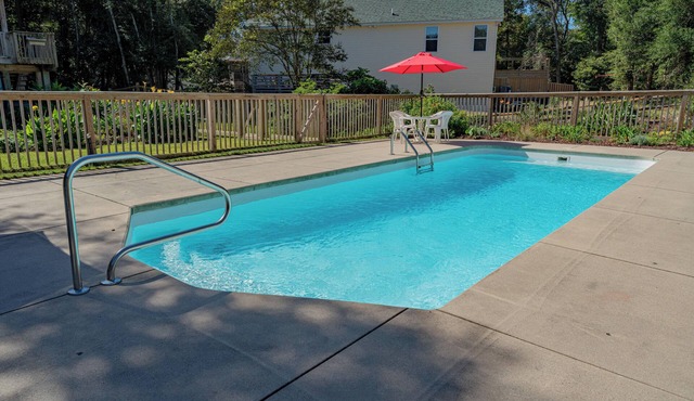 Modern Tiny House w/Heated Pool in Kitty Hawk in Kitty Hawk