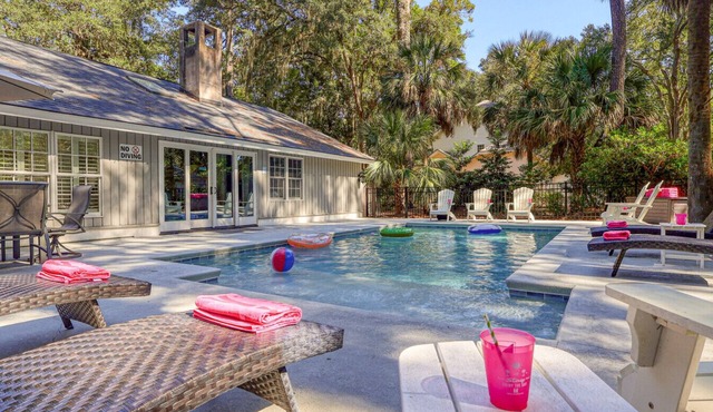MyStay at 7 Salem | Shipyard Retreat w/Private Pool + Pirate-Themed Bunk Room