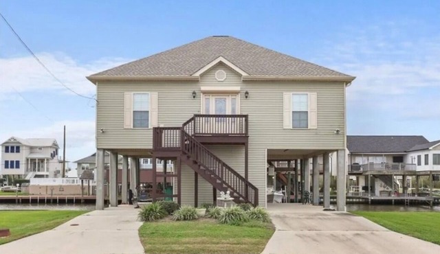 New For 2025 - Waterfront Bayou Retreat: 25 Min to NOLA.