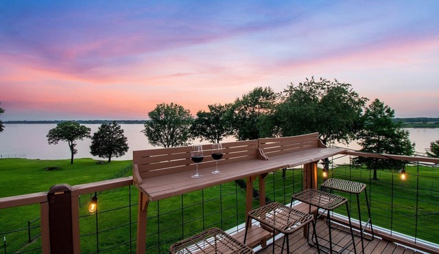 NEW! Modern Lakeside Paradise | Waterfront + 2 Patios in Mabank