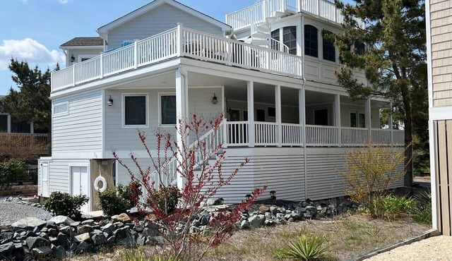 Newly remodeled 50 yards from beach. Brand new Kitchen Master Bedroom & Bath in South Bethany Beach