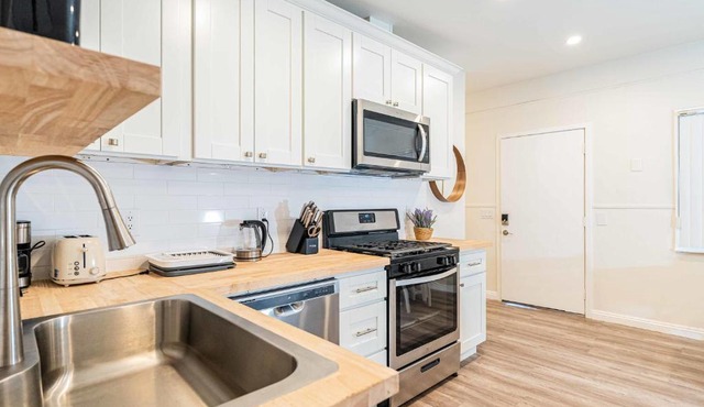 Newly Remodeled 2B1B House on Historic Route 66 in Glendora