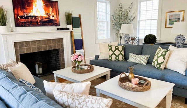 Newly Renovated Downtown Home with Historic Charm