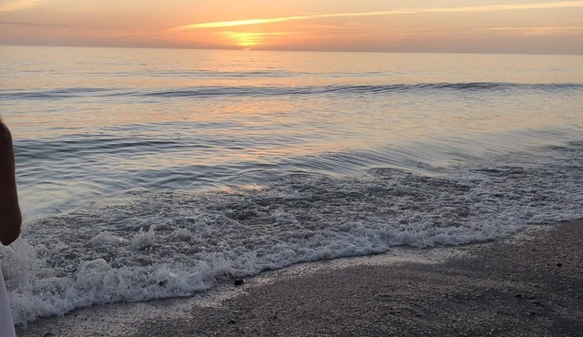 Newly renovated spacious 3rd floor condo located on Charlotte Harbor