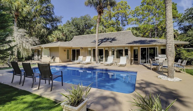 Newly updated! 3rd Row 4 Bedroom/4 Bathroom Beach Home with Pool/Beach Access
