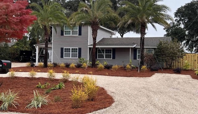 Oatland Island Family Cottage 10 minutes from Tybee Island and Historic Savannah