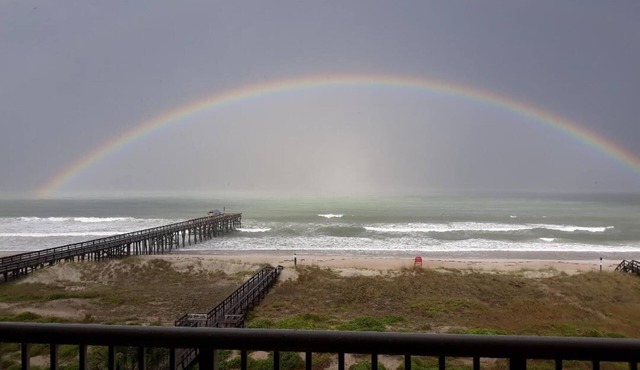 Oceanfront 2br/2b with private fishing pier, pool, tennis & pickleball courts in Fernandina Beach