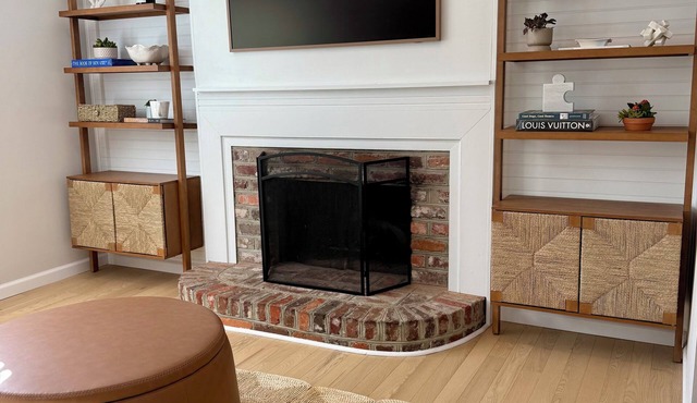 Old Village Townhome: Dog Friendly, Fireplace, Pool