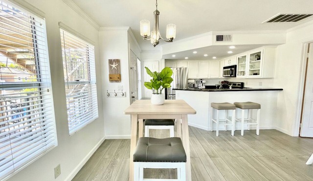 Peaceful Beachy Condo in the heart of Long Beach! in Long Beach