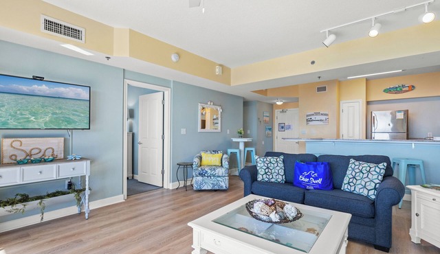 Penthouse With Beautiful Beach Views! 1 Bedroom, 2 Bathroom Penthouse! in Panama City Beach
