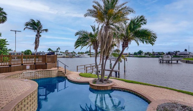Pet Friendly! Canal-Front Apollo Beach Gem w/Pool in Apollo Beach