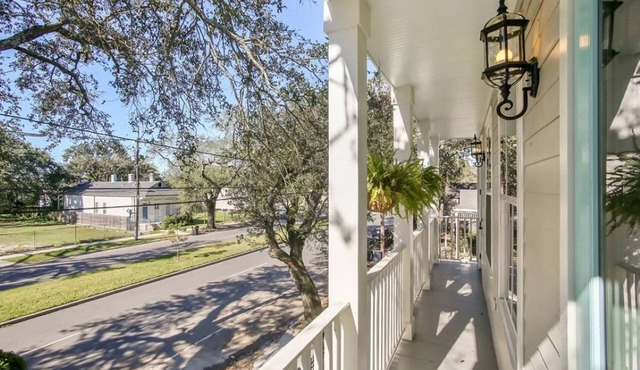 Pet-Friendly Villa w/BBQ Near French Quarter Street Car in New Orleans
