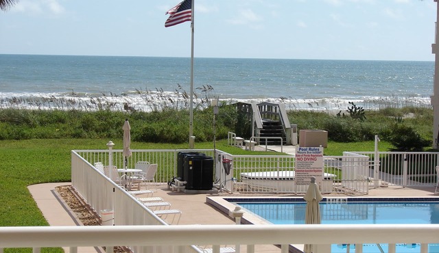 Pool/Beach View Condo in Cocoa Beach
