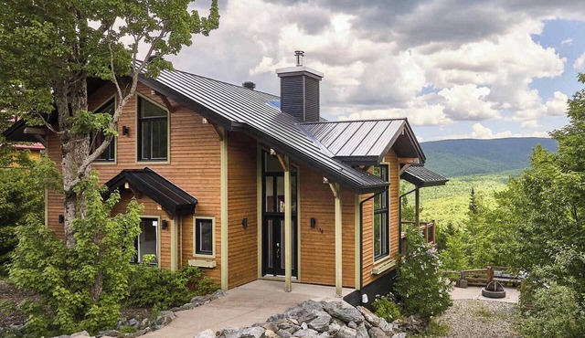 Pourquoi Pas! | Private Spa & Mountain View in Saint-Philémon