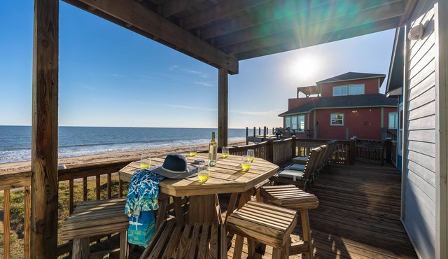 Prime | Beachfront | Private Gazebo | Sleeps 14 in Gilchrist
