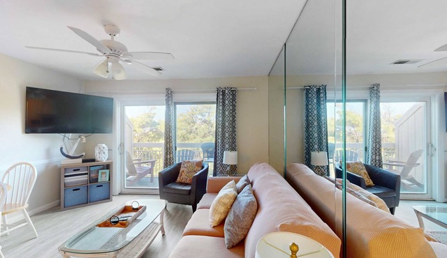 Private Beach Access Villa with Shared Pool, Balcony & Free WiFi