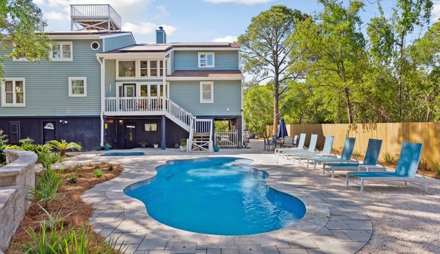 Private Pool & Hot Tub! Waterfront home on tidal creek - Thousand Sunny!