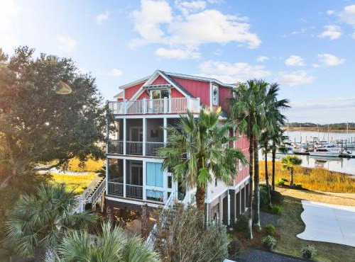 Regatta Inn - Adults Only