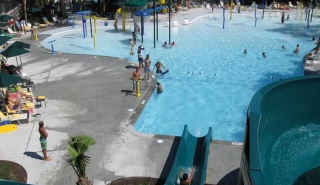 Resort Amenities! August dates open. Next to hotel and beach. Screened porch