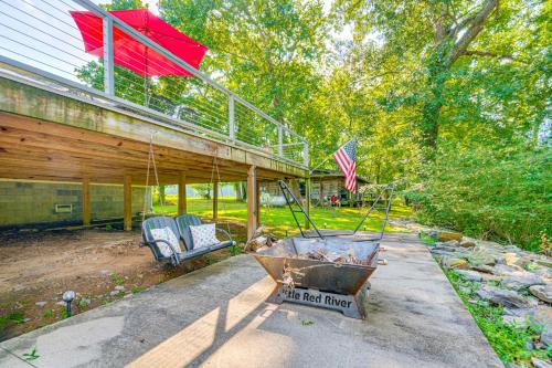 Riverfront Retreat w/Fire Pit & Deck