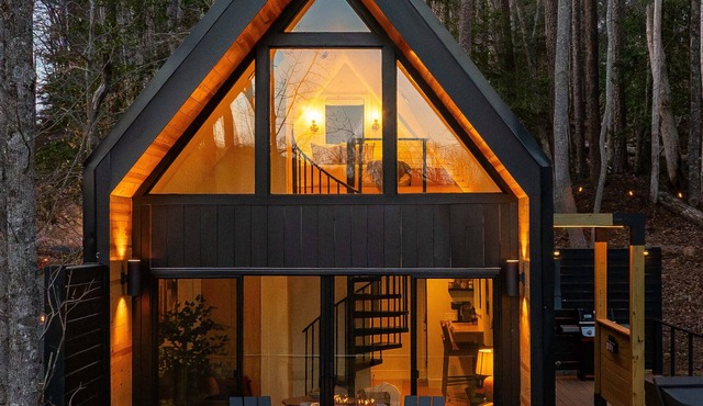 Romantic Couples A-Frame · Hot Tub ·Outdoor Shower