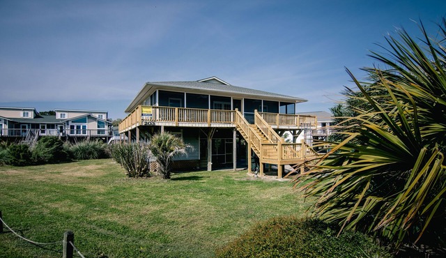 SeaGrass-Large Pet-Friendly Home on Lagoon; Beach Views; Easy Beach Access