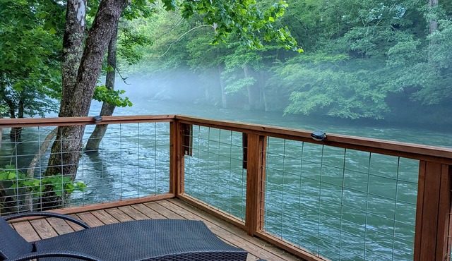 Secluded Riverfront Cabin 5 acres on Little Missouri River in Murfreesboro