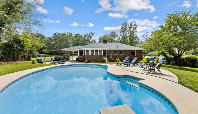 Seminole Stroll - Cozy 3 BR w/Pool near USC & Zoo