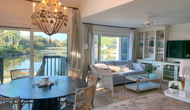 Serenity Over the Lagoon- 3 BR/3 BA Villa w/Lagoon Views! 8 Min walk to Beach!