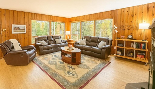 Serenity Pines Hideaway w HotTub in Chipita Park