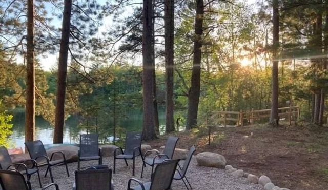 Shoreline Cottage at Lazy Days on the Manitowish Chain in Manitowish Waters