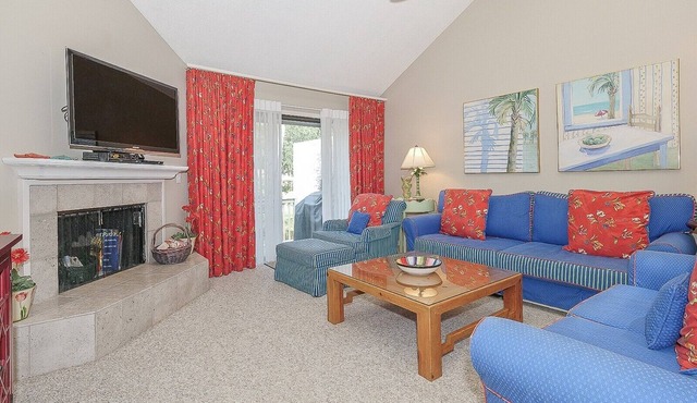 Single Story 3BR Townhome, 2 Minute Walk to Beach!