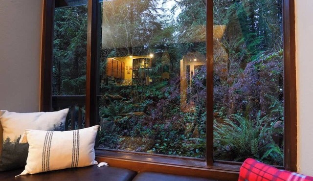 Snowater Nook | Fireplace, Pools + River Trails in Glacier