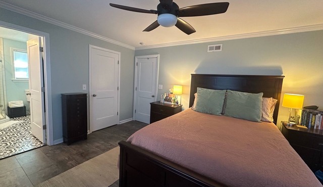 Spacious 4-bedroom house in beautiful Columbia with WiFi, AC