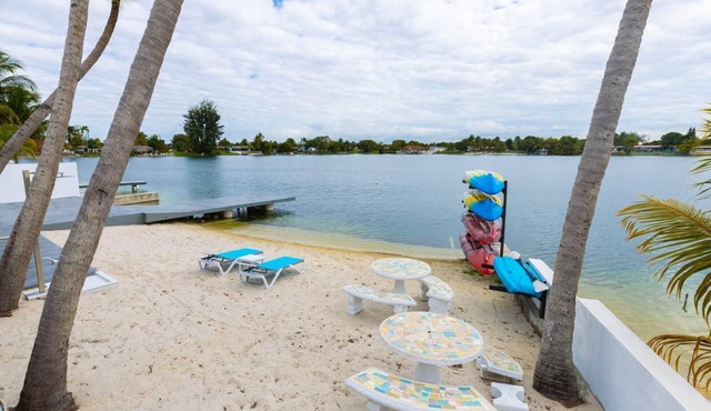 Spacious 4-bedroom house in beautiful Hialeah with AC in Hialeah