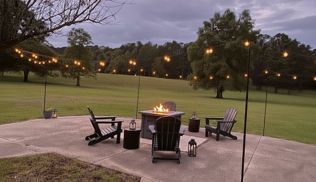 Spacious 4BR Retreat for Families + Groups · Deck + Views