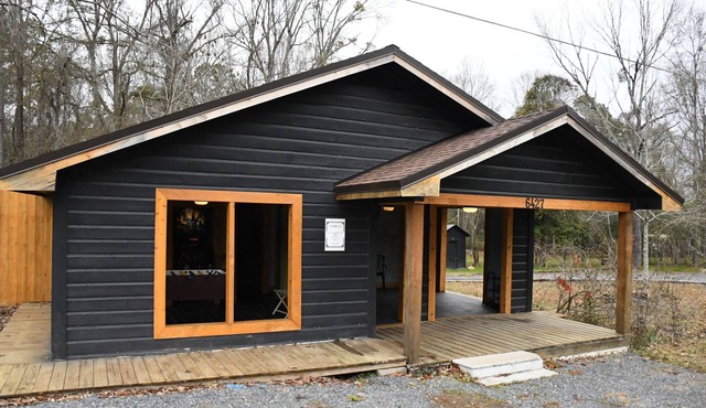 Spacious camper, with private bedrooms. Minutes from Caney and Chatham Lakes in Chatham